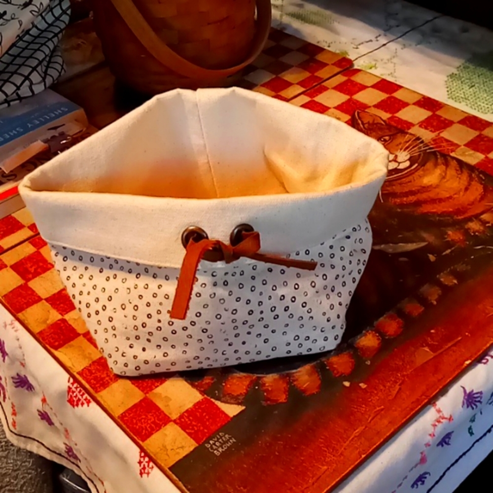 3 Canvas storage totes 3. S M L